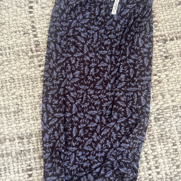 Madewell Drapey Pull on Midi skirt in Floral - size small - Picture 5 of 5
